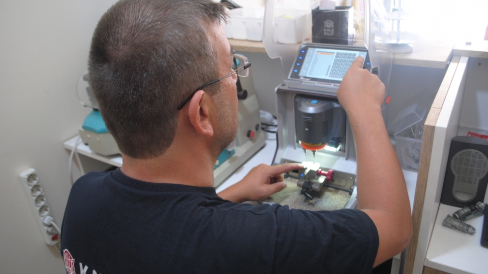 Tepeören Oto Anahtar Kopyalama